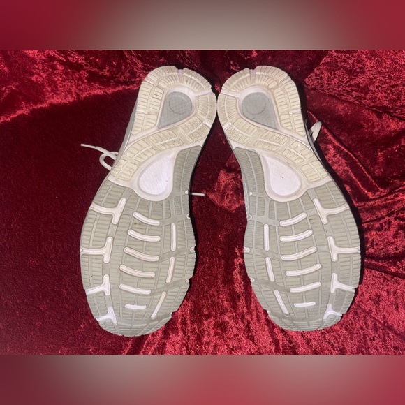 Under Armour Hovr Sonic 4 Women’s Sneakers size 11 - White EUC - Picture 5 of 10